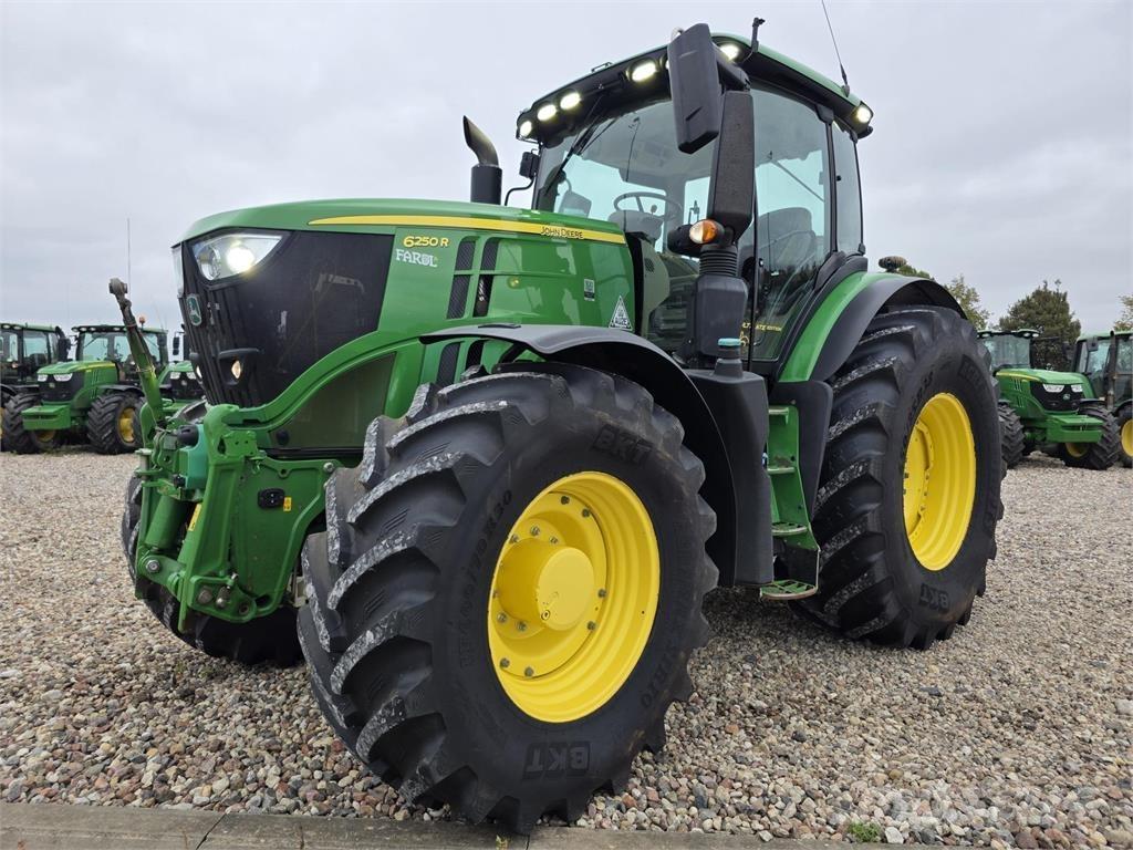 John Deere 6250R Traktorji