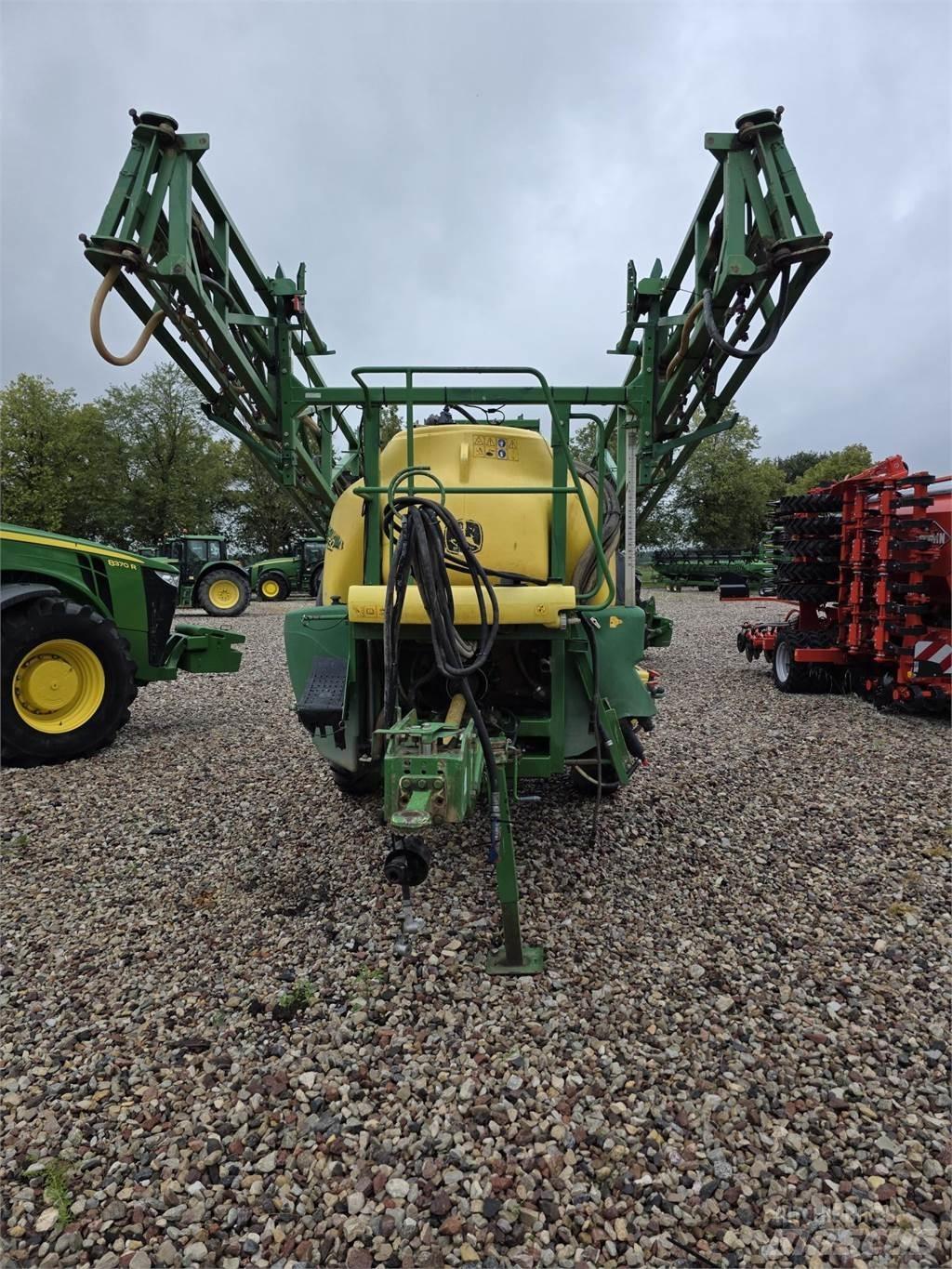 John Deere 732 Škropilnice za vinograde