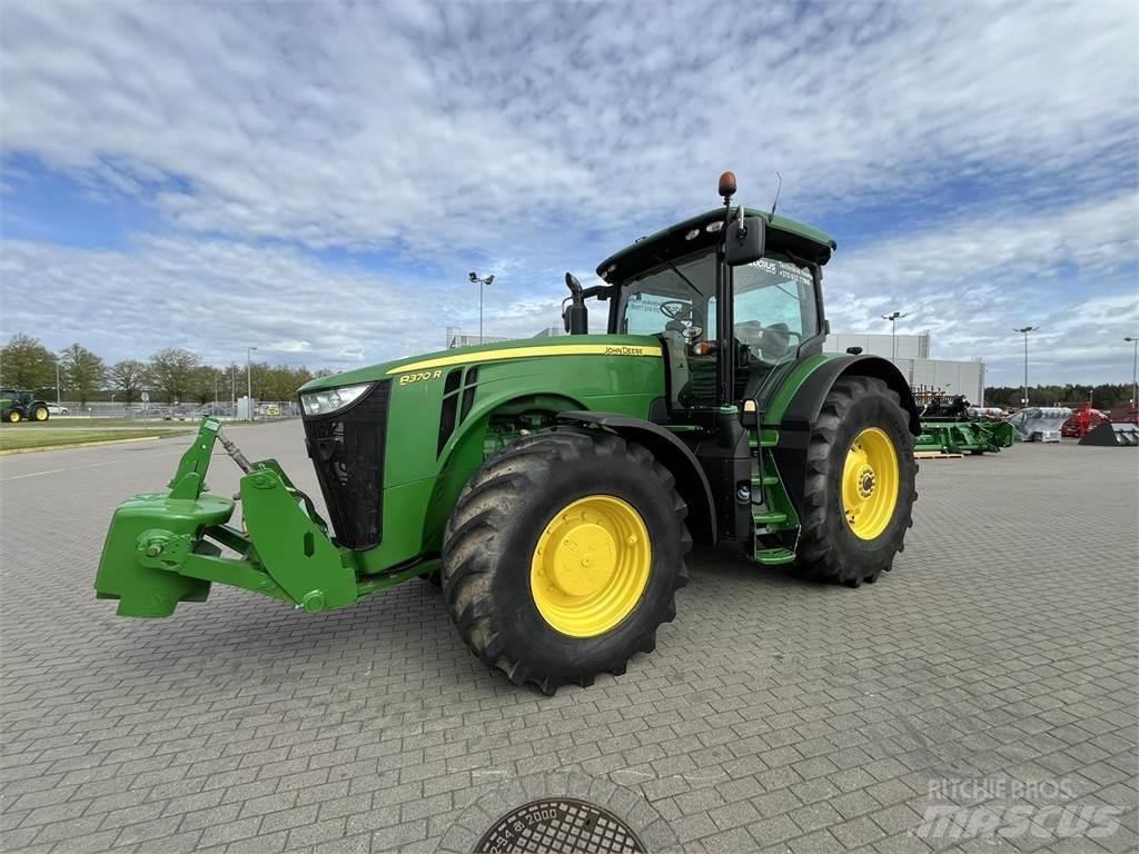 John Deere 8370R Traktorji