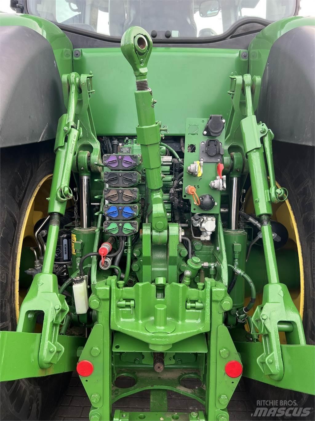 John Deere 8400R Traktorji