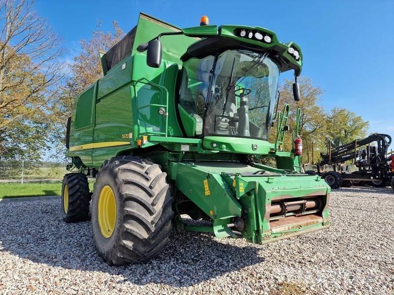 John Deere T670 Kombajni