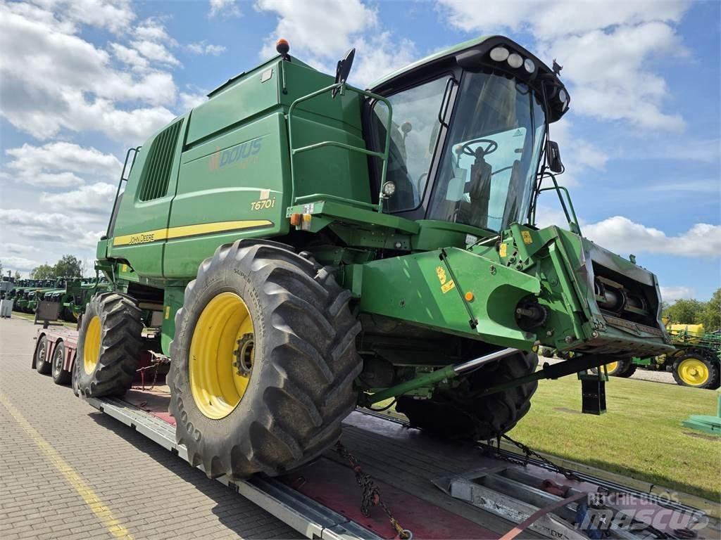 John Deere T670 Kombajni