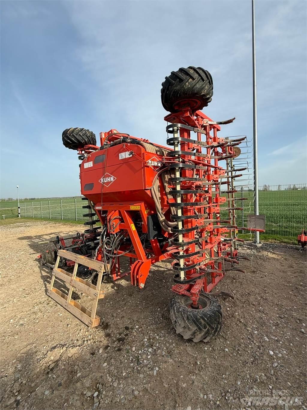 Kuhn MEGANT 600 Viličarji - drugo