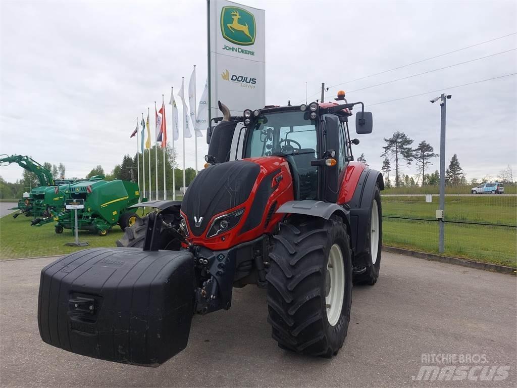 Valtra T234 Traktorji