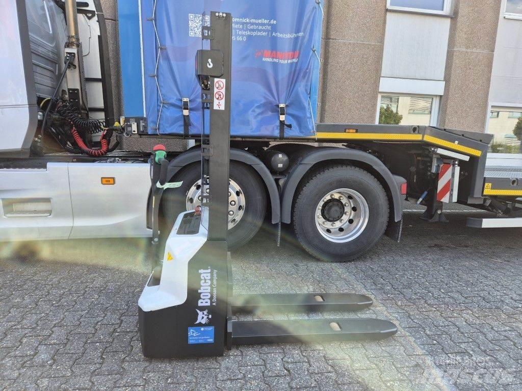 Bobcat LSM12N Ročni električni viličar