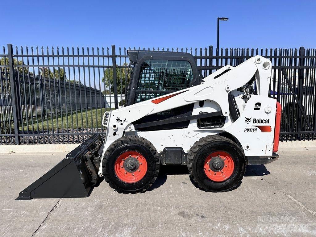 Bobcat S740 Skid steer mini nakladalci