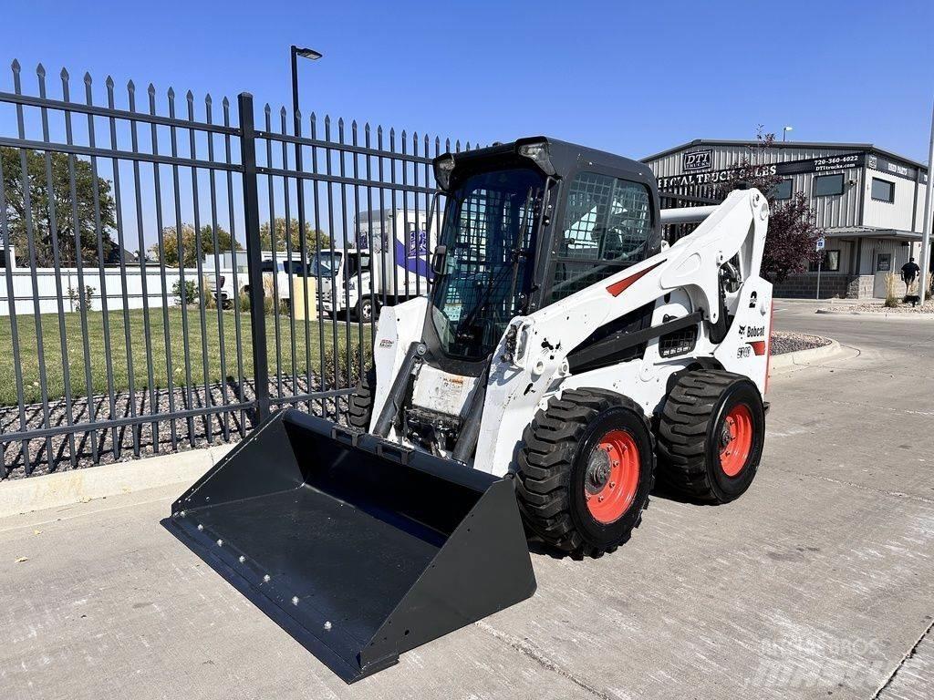Bobcat S740 Skid steer mini nakladalci