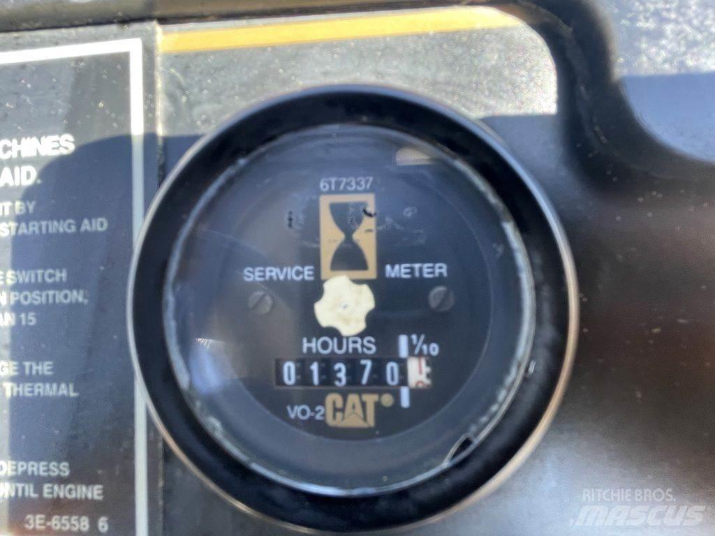 CAT CP-323C Traktorji