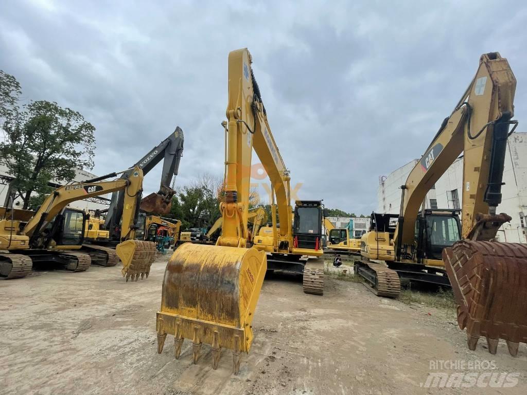 Komatsu PC 220 Bagri goseničarji