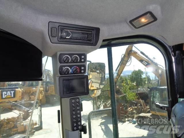 CAT 980M Kolesni nakladalci