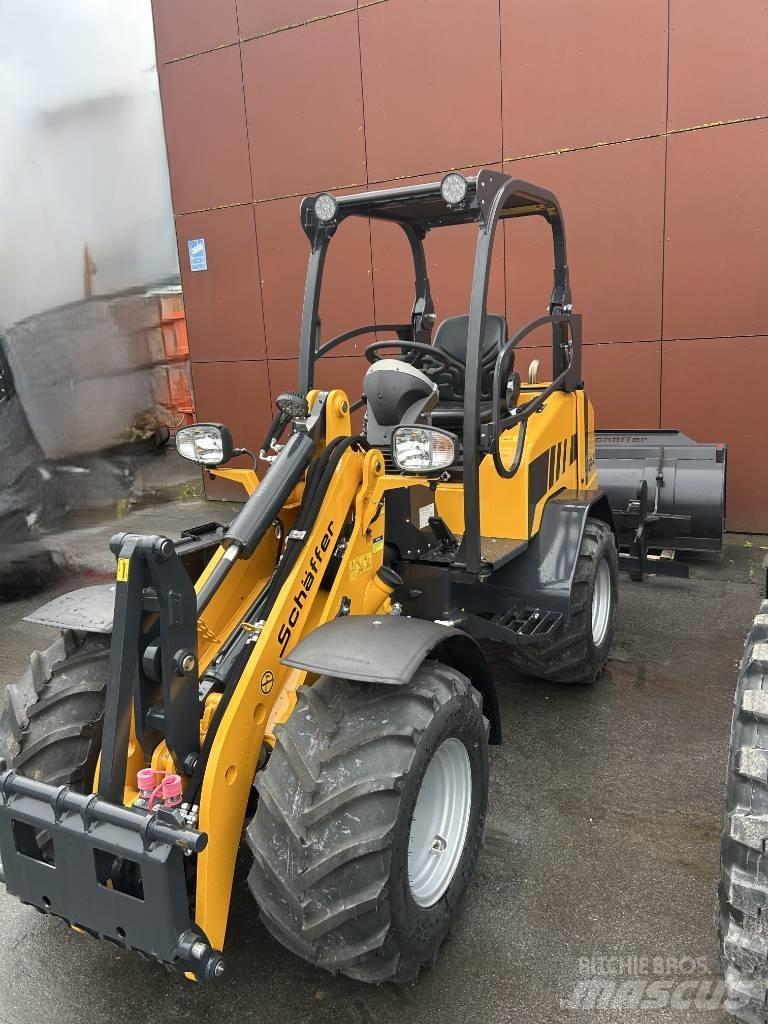 Schäffer 2445S Skid steer mini nakladalci