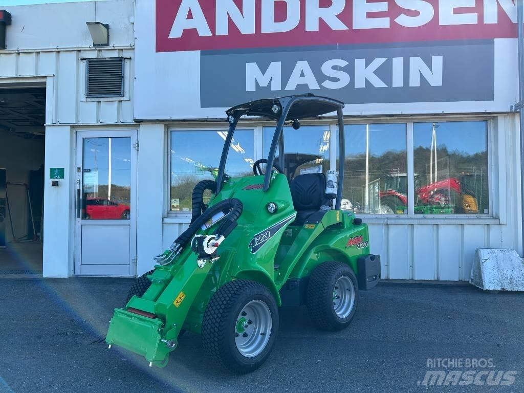 Avant 423 Skid steer mini nakladalci