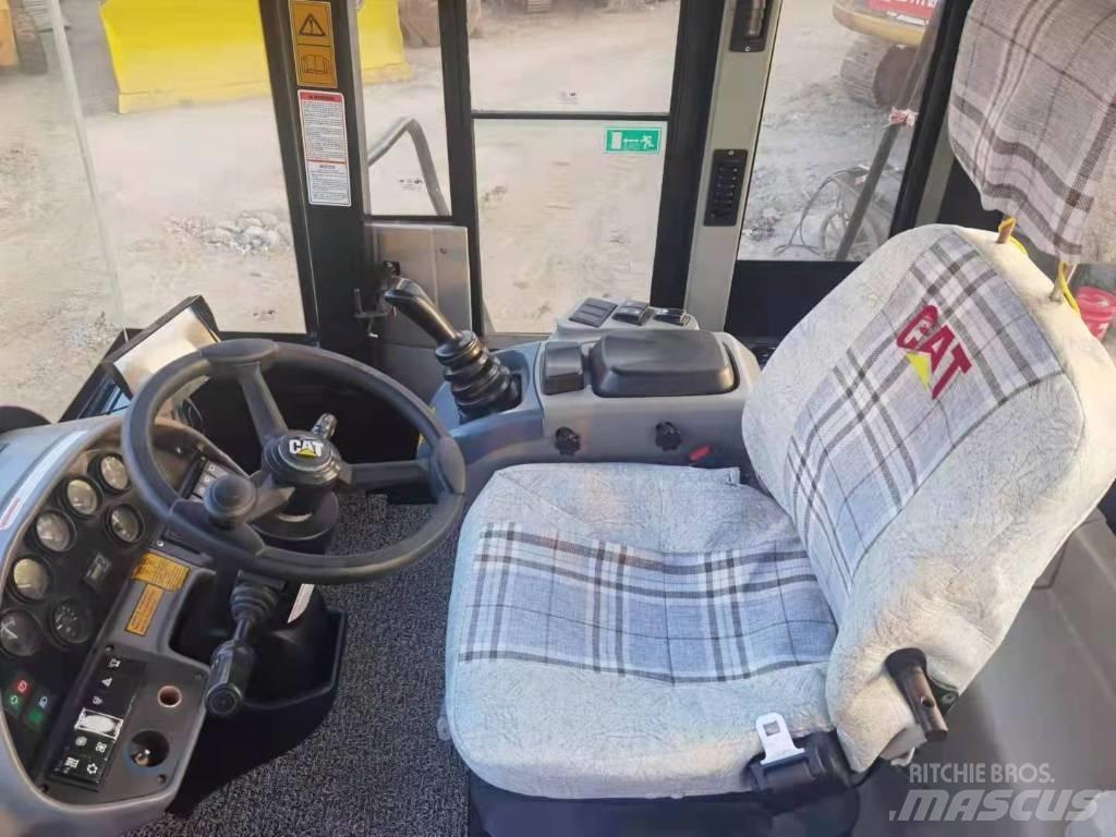 CAT 966 H Kolesni nakladalci