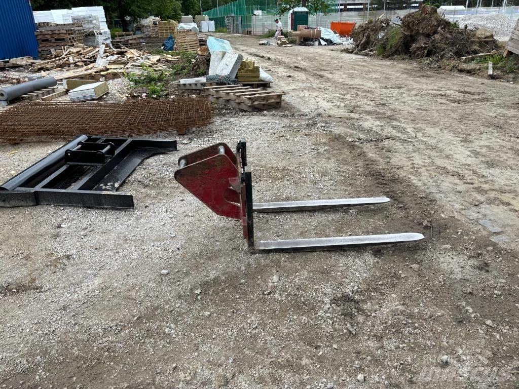 Takeuchi TB295W Bagri na kolesih