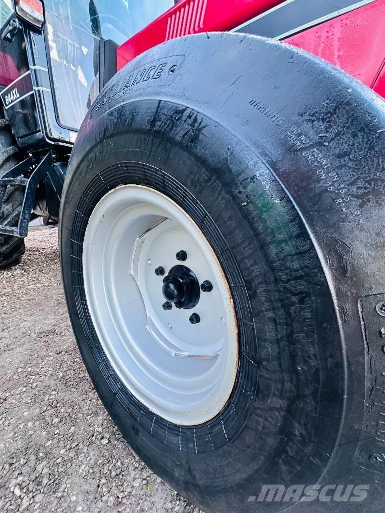 CASE 844 XL Traktorji