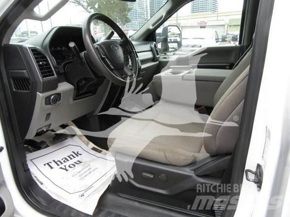 Ford F550 Tovornjaki s kesonom/platojem