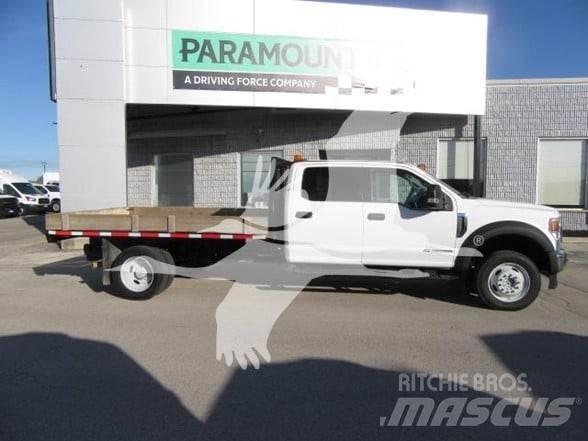 Ford F550 Tovornjaki s kesonom/platojem