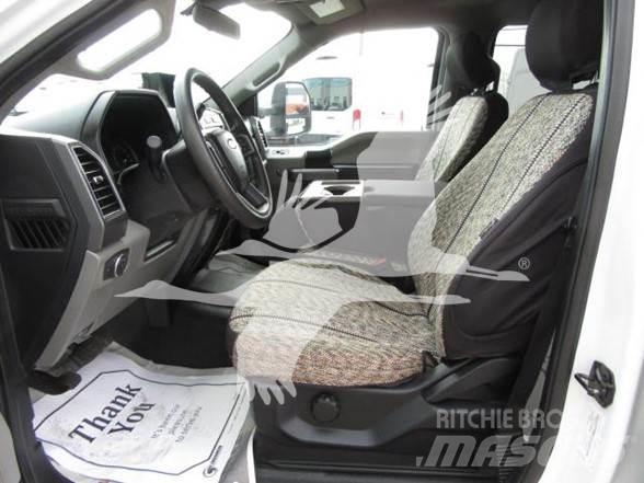 Ford F550 Tovornjaki s kesonom/platojem