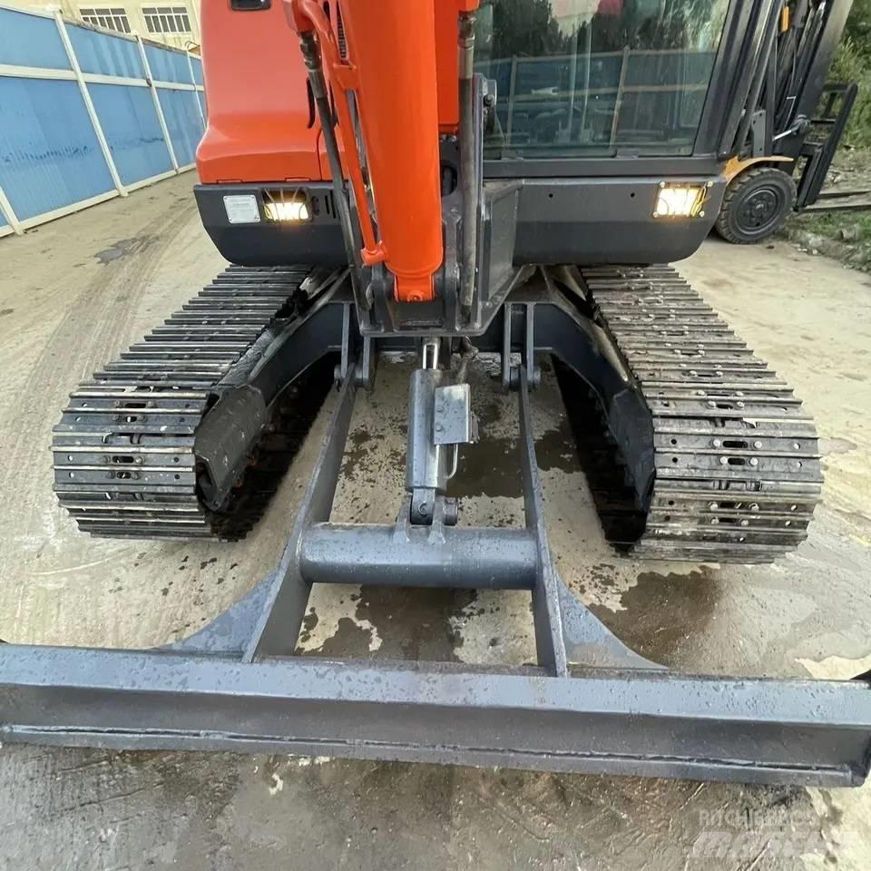 Doosan DX 60 Mini bagri <7t