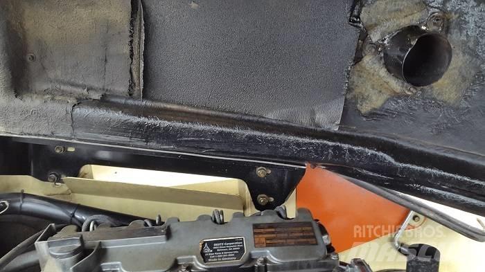 JLG AJ 600 Zglobne samohodne dvižne ploščadi
