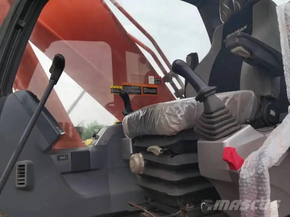Doosan DX300LC Bagri goseničarji