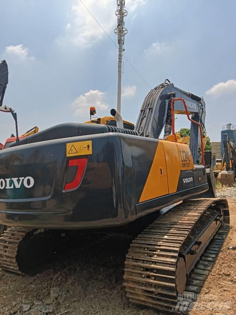 Volvo EC 240 Bagri goseničarji