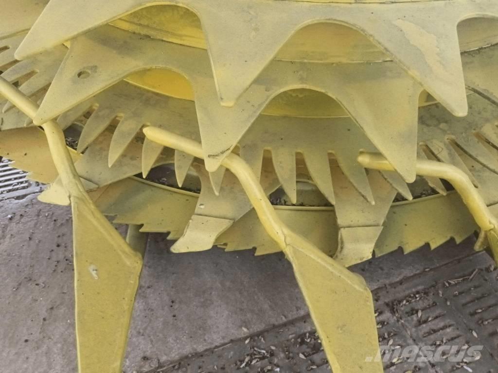 John Deere 7300 i Stroji za krmo na lastni pogon
