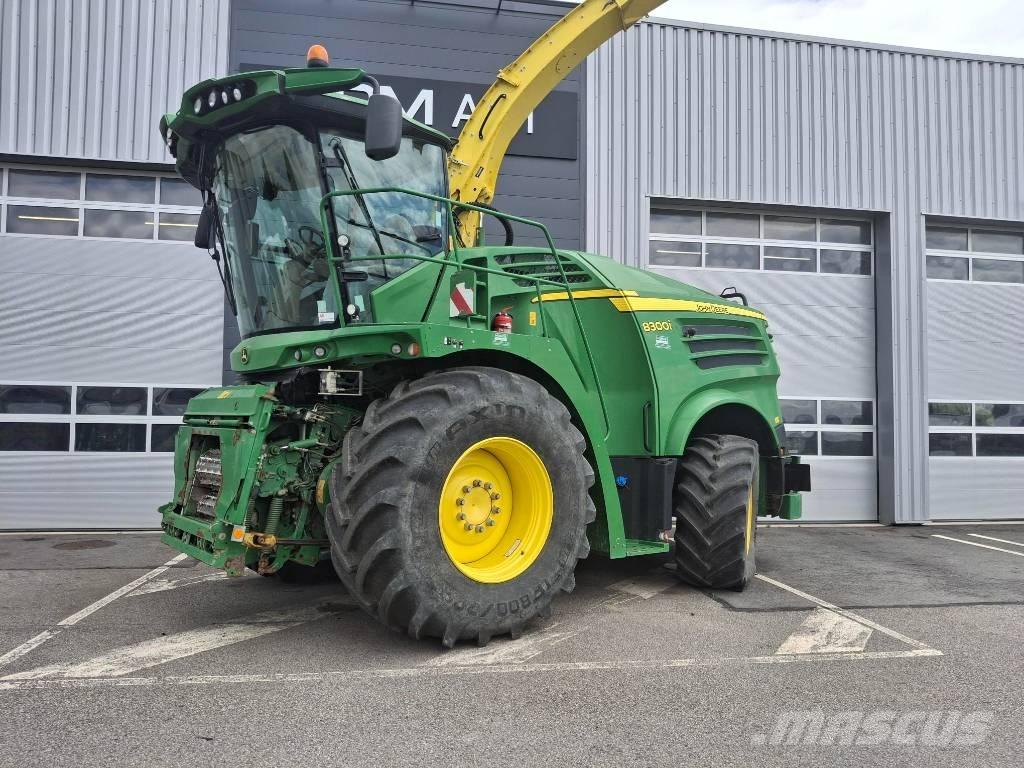 John Deere 7300 i Stroji za krmo na lastni pogon