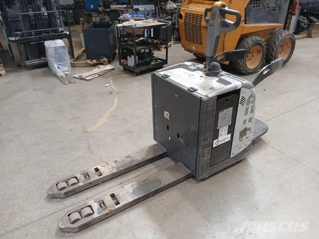 UniCarriers PLP 200 Električni nizko dvižni viličar s stojiščem