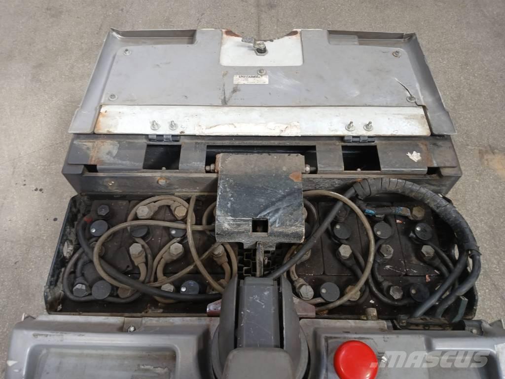 UniCarriers PLP 200 Električni nizko dvižni viličar s stojiščem