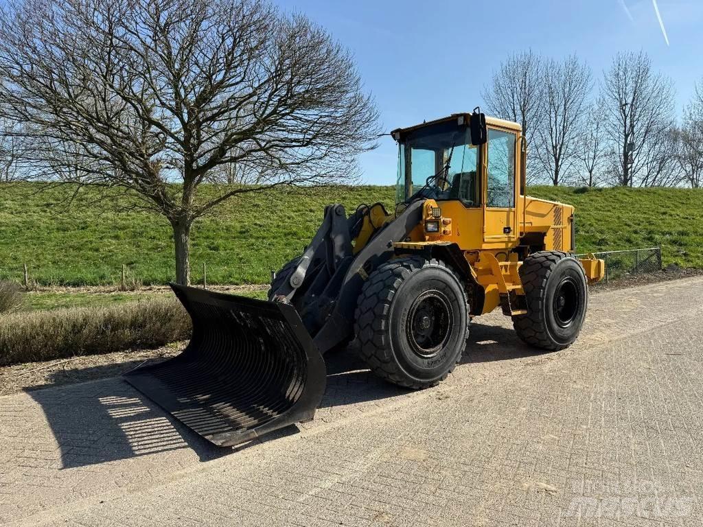 Volvo L70D Kolesni nakladalci