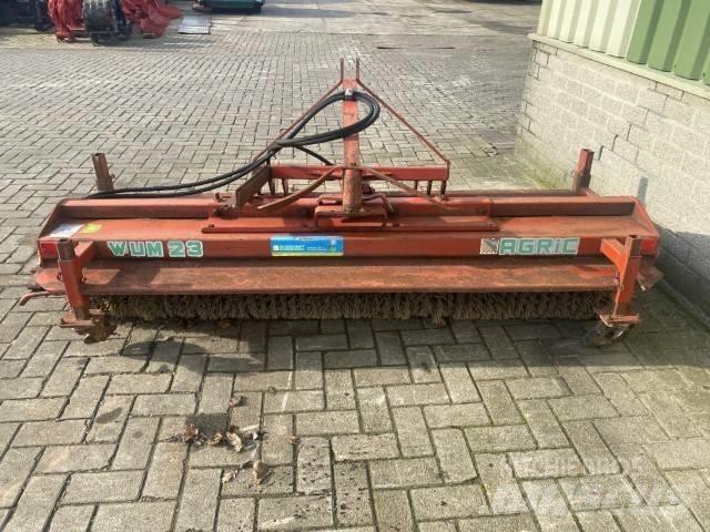Agric W U M -2-3 Cestni pometači