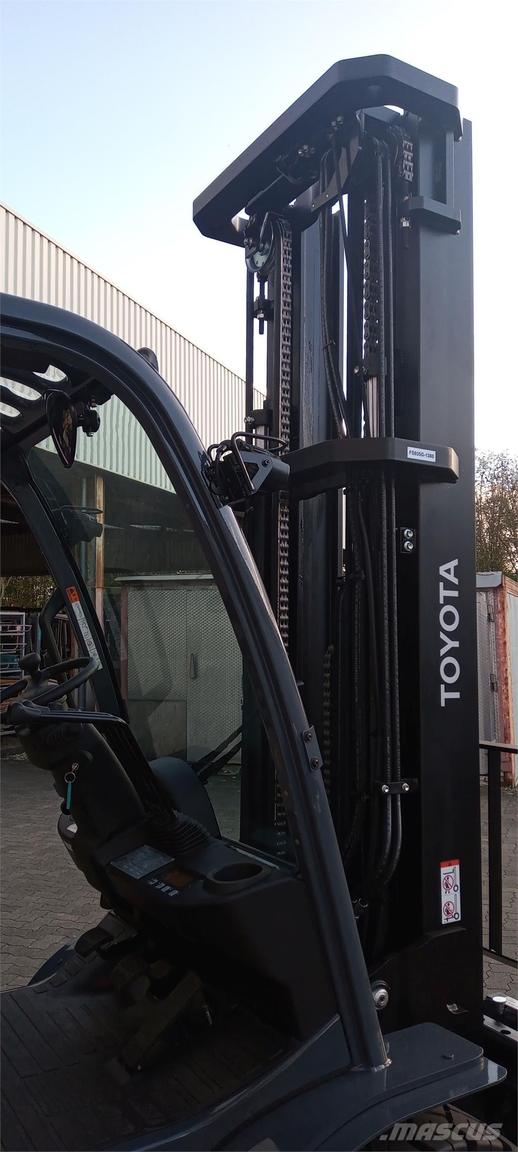 Toyota 02-8FGJF35 Plinski viličarji