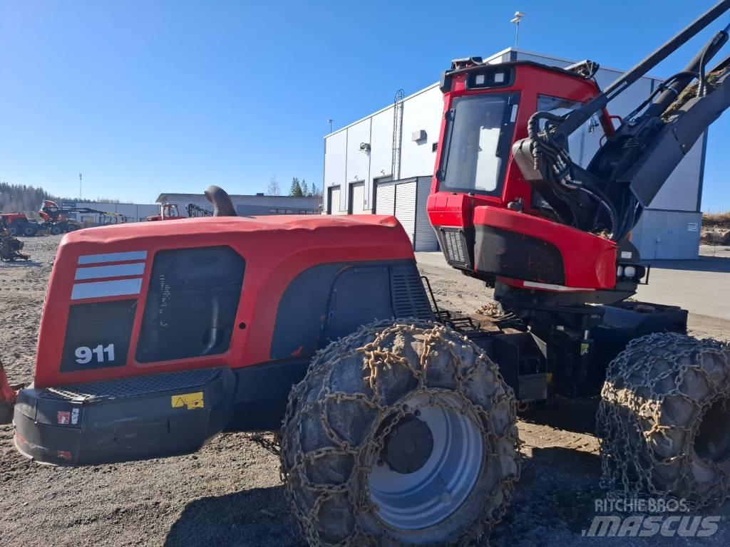 Komatsu 911 Harvesterji
