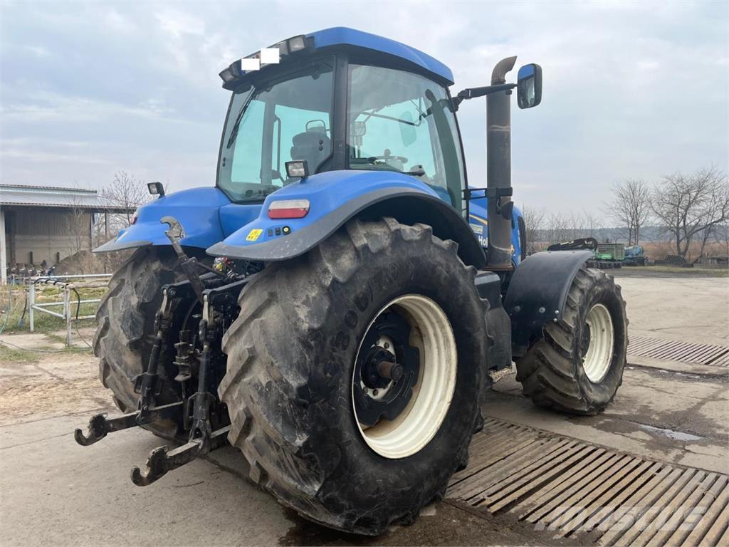 New Holland T8040 Traktorji