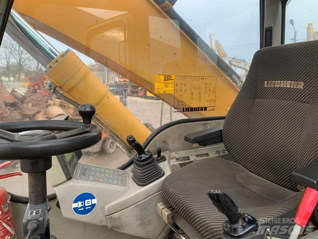 Liebherr A 904 C Bagri na kolesih