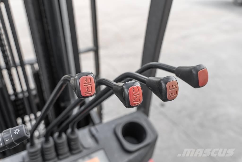Manitou MI 25 D Dizelski viličarji