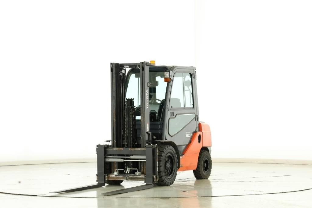 Toyota 02-8-FDF-30 Dizelski viličarji