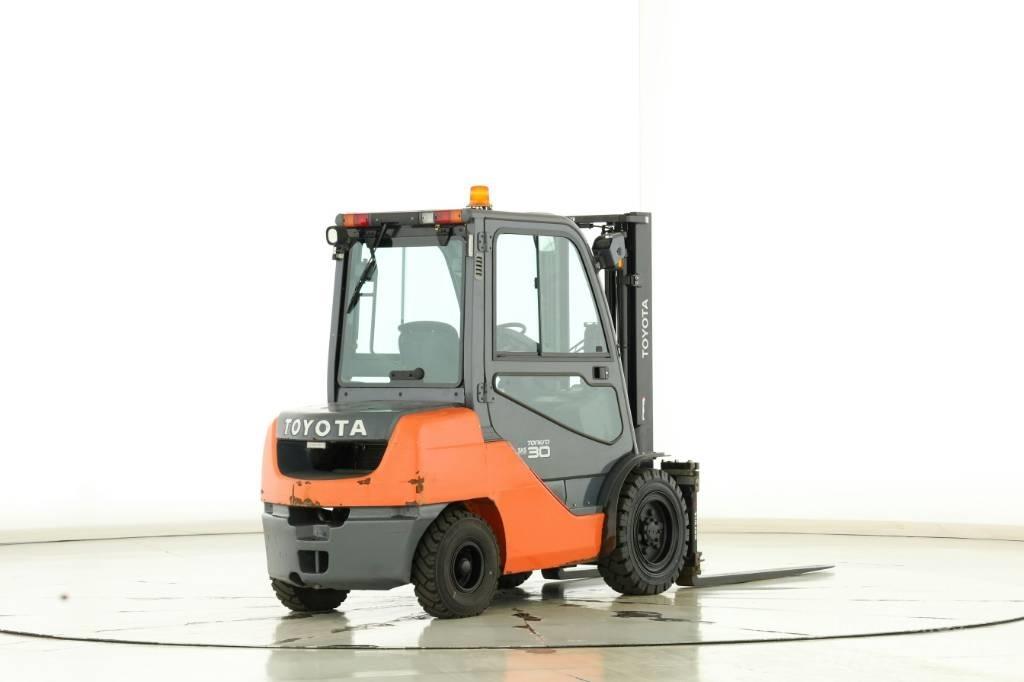 Toyota 02-8-FDF-30 Dizelski viličarji