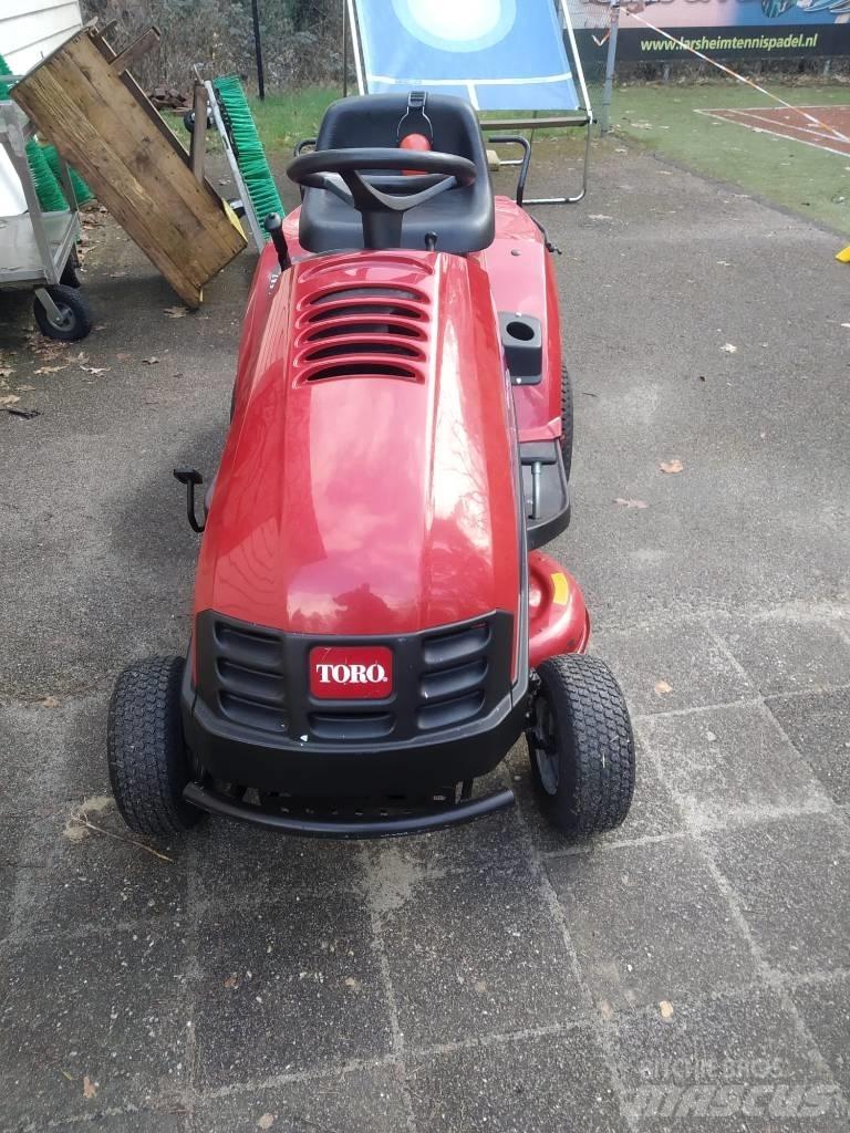 Toro zitmaaier DH140 Vrtni traktor kosilnice