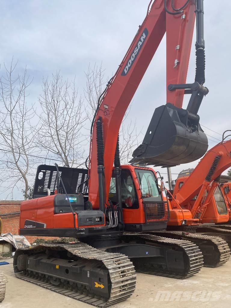 Doosan DX 225 Bagri goseničarji