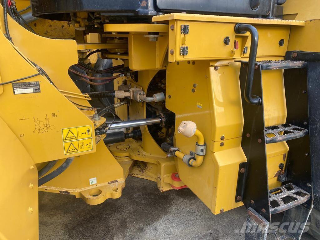 CAT 966 M NVT Kolesni nakladalci