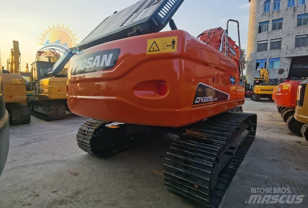 Doosan DX 225 Bagri goseničarji