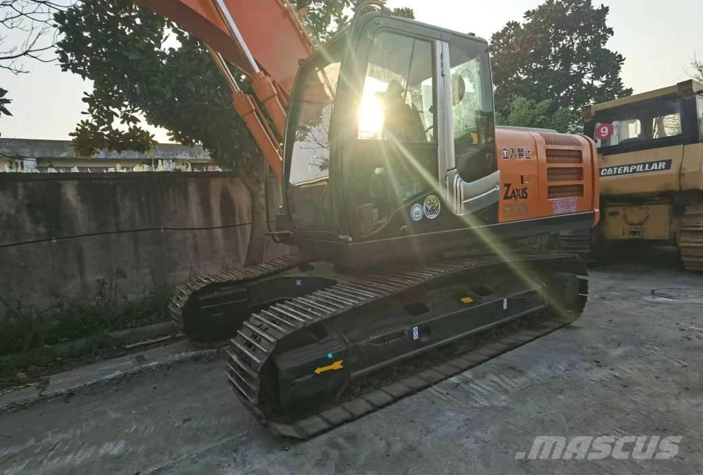 Hitachi ZX 200 Bagri goseničarji