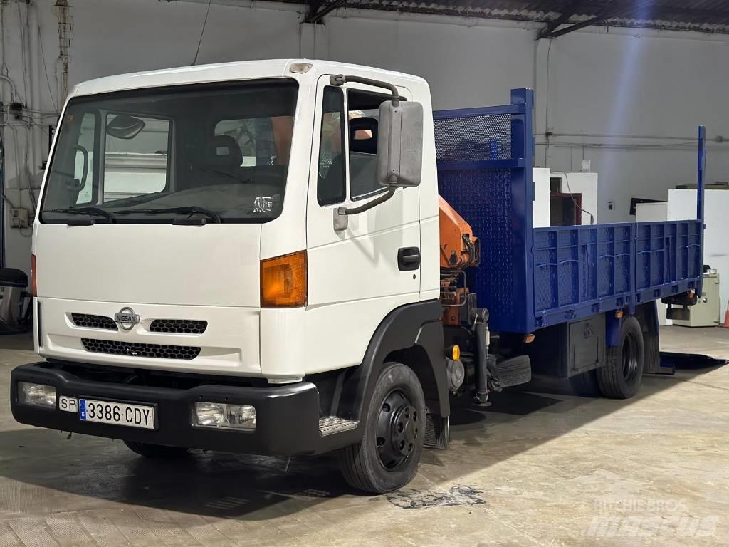 Nissan ATLEON 140 Tovornjaki s kesonom/platojem