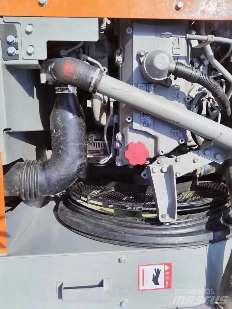 Hitachi Zaxis 200 LC Bagri goseničarji