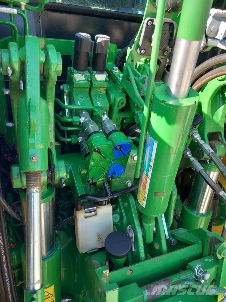 John Deere 5125 R Traktorji