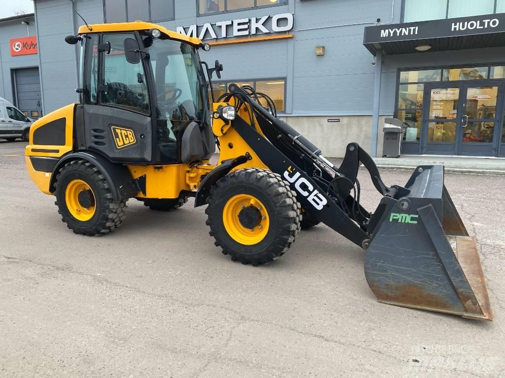 JCB 407 T4 Kolesni nakladalci