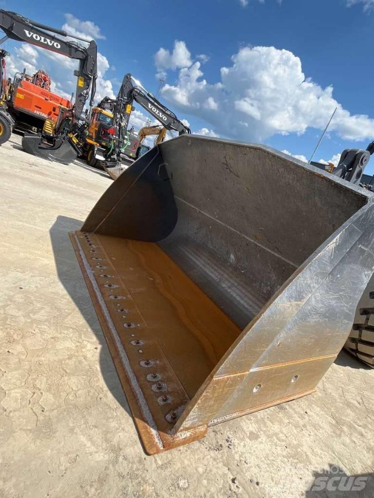 Volvo L220H Kolesni nakladalci