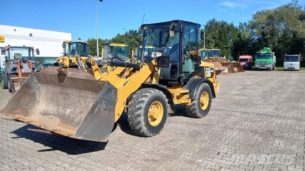 CAT 907 H 2 Kolesni nakladalci